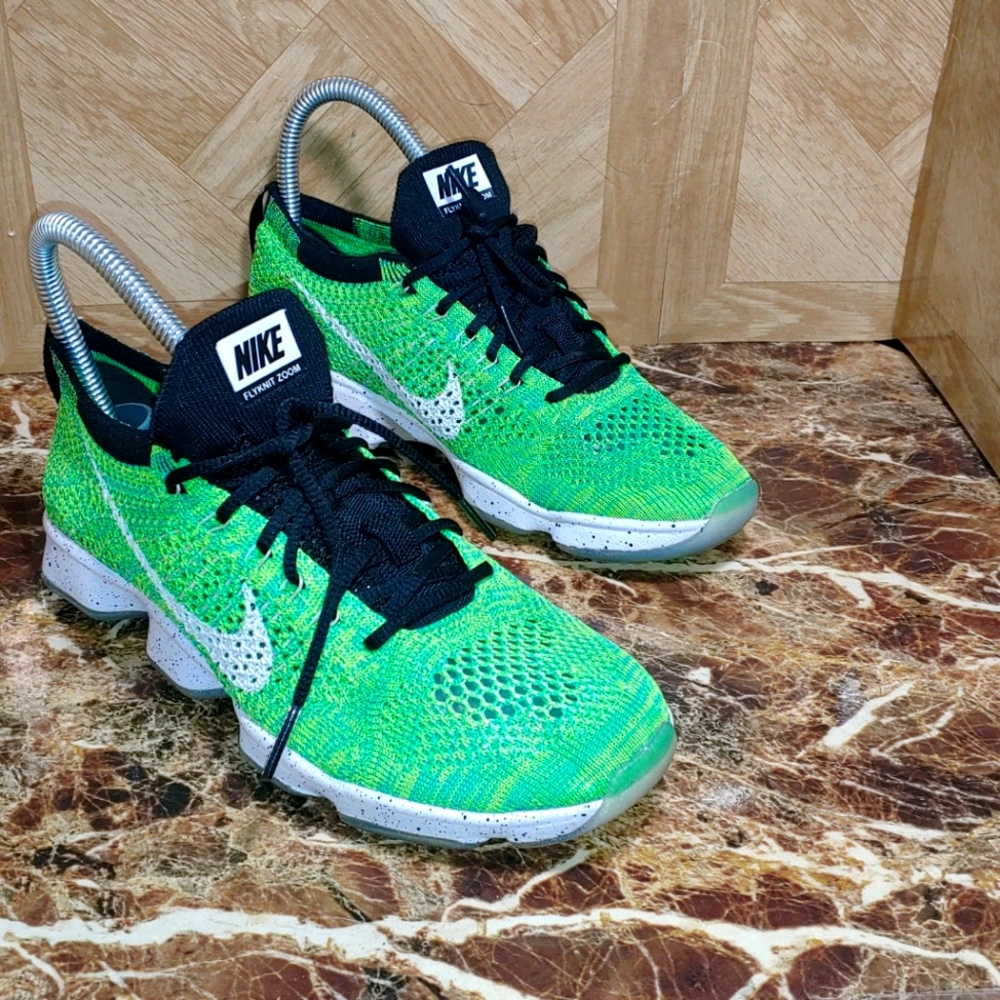 Nike Women's Flyknit Zoom Agility Green Sz 6.5 698